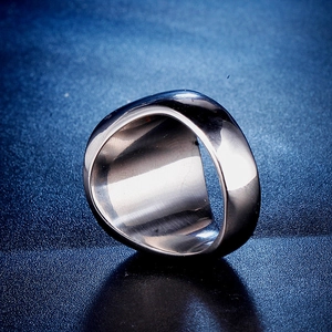 Anello con Albero della Vita in acciaio inossidabile lucido con fascia larga e spessa