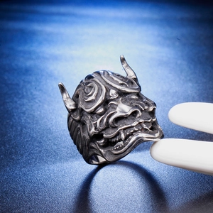 Retro stainless steel men's ring featuring a vintage Japanese Hannya skull design