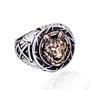 Bague tête de lion vintage pour hommes en acier inoxydable avec détails dorés en relief