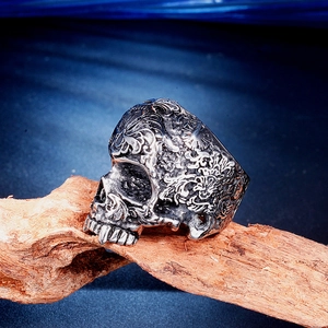 Bague tête de mort gothique pour homme en acier inoxydable avec gravures florales