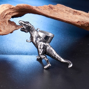 Ciondolo dinosauro T-Rex retrò in acciaio argento vintage per uno stile streetwear audace