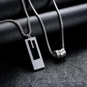 Collana con Pendente in Acciaio al Titanio Rettangolo Geometrico Smalto Nero Gioielli a Catena Veneziana Minimalista Unisex