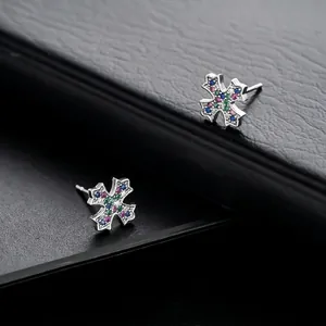 Orecchini a Bottone a Croce con Strass Multicolore Placcati in Argento Gioielli di Moda Geometrici Unisex per Uomo Donna