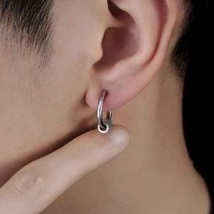 Boucles d'oreilles créoles taille cintrée argentées avec diamants pour homme femme
