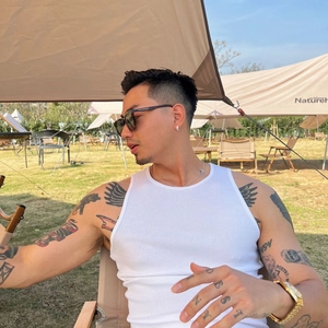 Men's white ribbed cotton tank top slim fit sleeveless shirt for outdoor leisure style