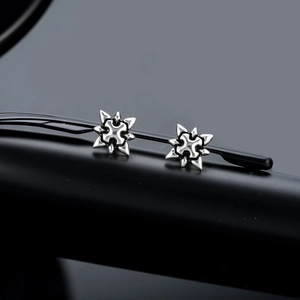 Boucles d'oreilles étoile à huit branches en acier titane argenté vieilli au style gothique