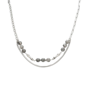 Collier multicouche en acier titane avec perles en marbre et tubes en métal style bambou