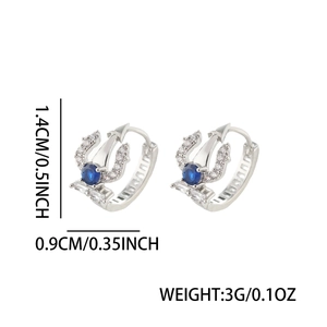 Orecchini a tridente d'argento con zircone blu e accenti bianchi, alti 1,4 cm