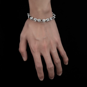 Bracciale a catena con maglie intrecciate argento e bianco in stile industriale