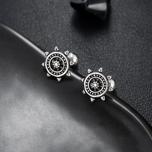 Retro silver ship wheel stud earrings for men and women with punk gear design
