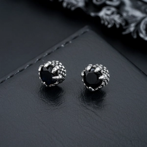 Magnetische Drachenkrallen-Ohrclips mit dunkelblauem Edelstein in antikem Silber-Finish