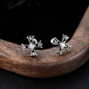 Boucles d'Oreilles Clous Croix Vintage Gothique pour Hommes Femmes Bijoux en Cuivre avec Strass Tige en Acier Inoxydable