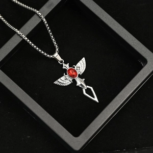 Collier croix ailes d'ange gothique avec grande gemme rouge et chaîne à billes