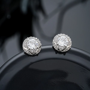 Boucles d'oreilles en argent s925 avec halo étincelant de pierres de zircone cubique
