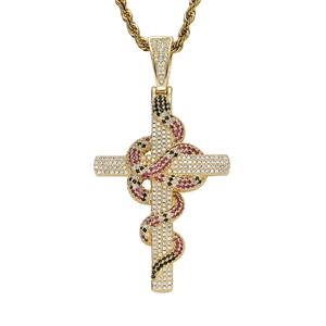 Pendentif croix serpent hip hop avec zircons colorés et chaîne torsadée dorée pour hommes