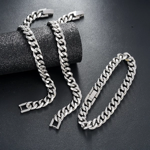Classic silver Cuban link chain bracelet in stainless steel with secure folding clasp