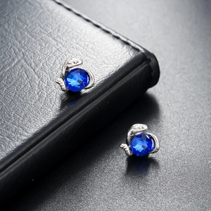 Boucles d'Oreilles Magnétiques Clip Méduse Forme de Serpent Avec Strass Bleu Bijoux en Cuivre Personnalisés Sans Perçage Cadeau