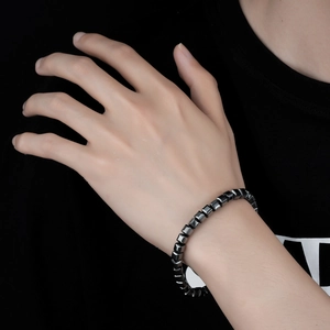 Bracelet Minimaliste en Acier Inoxydable Avec Perles Cubiques en Hématite Noire pour Hommes Femmes Bijoux Géométriques Réglables