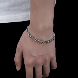 Herren Armband aus Edelstahl mit kombinierten Gliederketten im modernen Hip-Hop-Stil