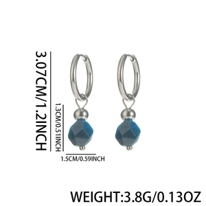 Boucles d'oreilles créoles avec perles de pierre bleue et pendentifs géométriques argentés