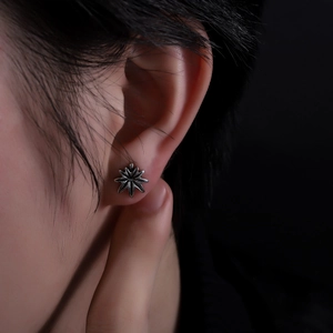 Fashionable silver hexagram star stud earring with vintage oxidized metal texture for men