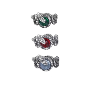 Orecchini a serpente retrò con perline colorate in verde smeraldo, rosso rubino e blu grigio