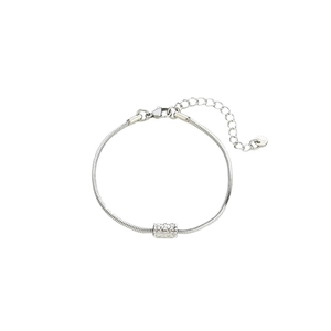 Bracelet chaîne serpent en argent avec breloque cylindrique en maille et fermoir mousqueton