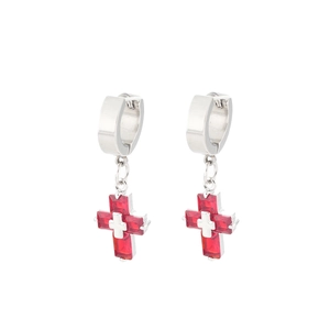 Boucles d'oreilles créoles en acier titane avec pendentifs croix en zircon rouge sur blanc