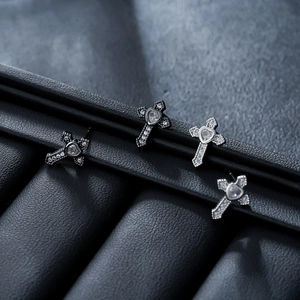 Cool Copper Heart Cross Stud Earrings For Men Women Rhinestone Electroplated Street Fashion Unisex Jewelry Silver Gun Black