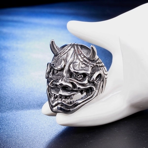 Bague Hannya pour homme en acier inoxydable avec gravure détaillée de masque démon
