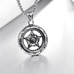 Collier avec pendentif pneu industriel vintage gravé pour mode masculine décontractée