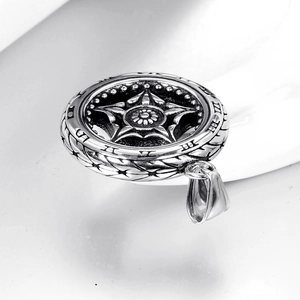 Pendentif vintage en forme de pneu avec étoile et chiffres romains pour hommes