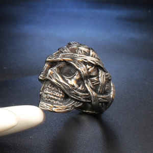 Gothic punk mummy skull ring in antique silver finish stainless steel with bandage texture
