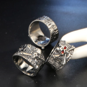 Gothic punk skull rings in vintage silver finish with ruby eyes and S925 engraving