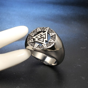 Bague Viking Valknut pour homme en acier inoxydable avec runes nordiques et fini argenté