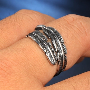 Vintage oxidized silver feather wrap open ring for women with intricate carved details