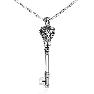 Pendentif clé vintage en forme de cœur pour homme en acier inoxydable argenté
