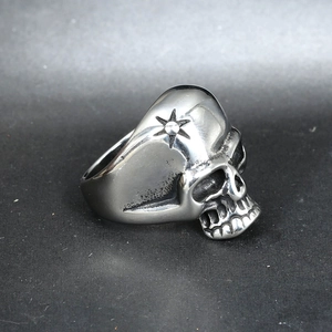 Bague tête de mort en acier inoxydable poli avec motif étoile style gothique