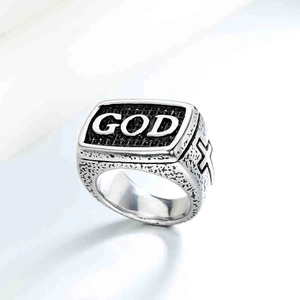 Bague punk pour homme en acier 316L avec lettrage GOD et design de croix sur métal