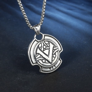 Collier viking nordique en acier inoxydable avec pendentif hache étoile lune V et VII
