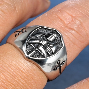 Vintage titanium steel knight signet ring with shield emblem and cross detail for men