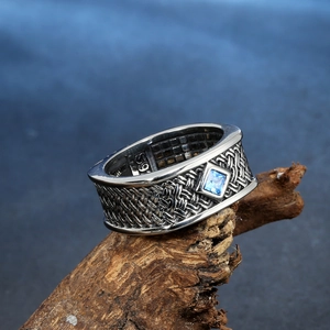 Men's retro stainless steel ring with woven texture and square blue gemstone