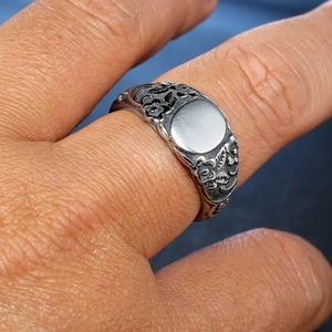 Vintage stainless steel floral engraved signet ring in antique silver finish for women
