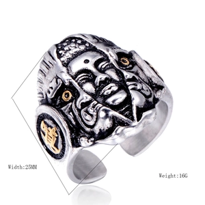 Bague vintage en acier inoxydable pour hommes avec gravures en relief et détails dorés
