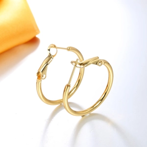 Élégantes boucles d'oreilles créoles dorées en C en laiton poli avec fermoir levier
