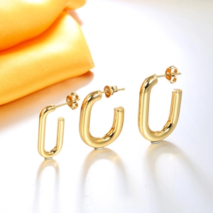 Boucles d'oreilles en U plaquées or 18 carats en acier inoxydable sur soie douce