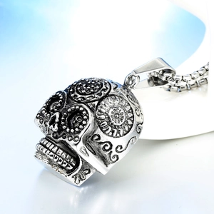 Gotischer Totenkopf Anhänger aus Vintage-Silber Titanstahl mit langlebiger Boxkette
