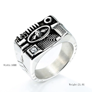 Detailed view of 16mm gothic skull ring featuring wings and weight specifications