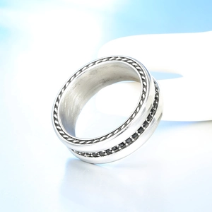 Vintage silver steel wide band ring with black stones and braided rope edges