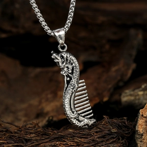 Retro Drachen- und Kamm-Anhänger Halskette in oxidiertem Silber mit langer Kette